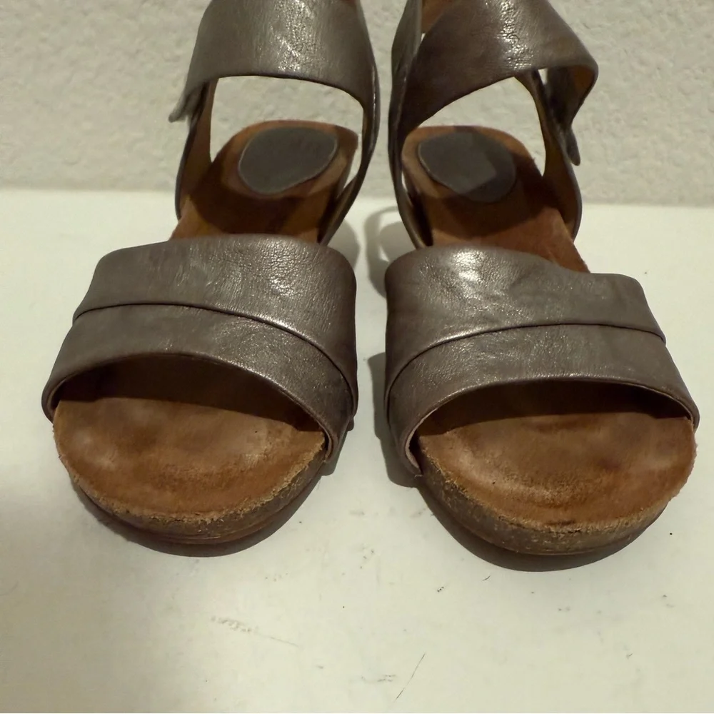 Sofft Verina Wedges Sandals Steel Pewter Silver Metallic Leather Size 6.5